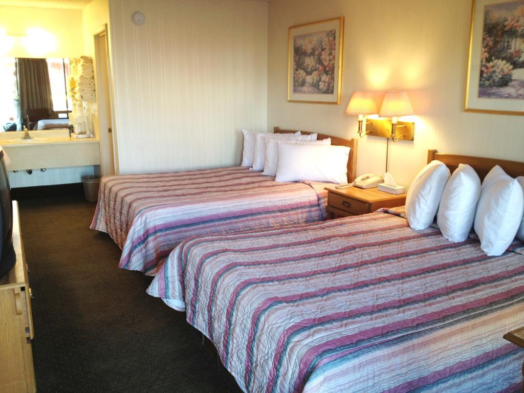 Almost Home Lodge Branson Zimmer foto